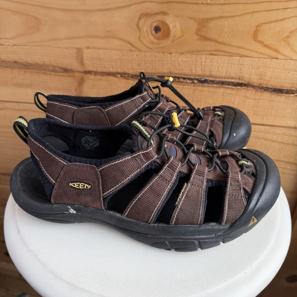 Keen Newport H2 Mens Size 10.5 Leather Hiking Sandals Brown Closed Toe Shoes